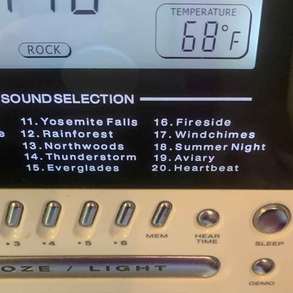 Sharper Image AM/FM Alarm Clock Sound Soother 20 for iPod/MP3 Players - Picture 11 of 13